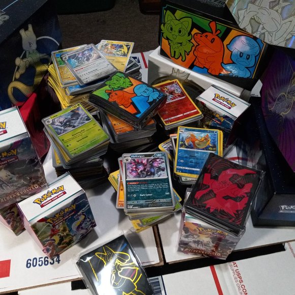Pokemon TCG Lot - Full ETB Common/Uncommon/Rare/Holo + Reverse Holo) 500+ cards - Picture 2 of 4